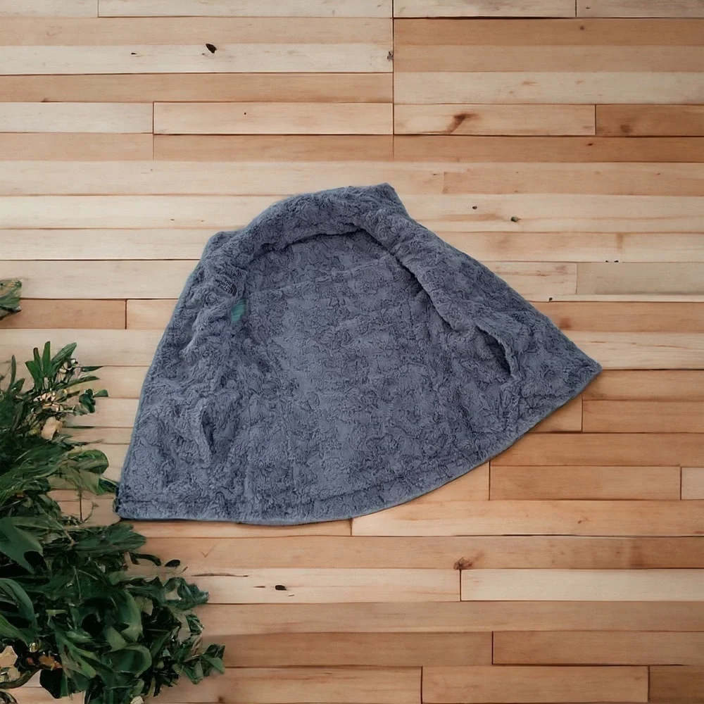 The North Face Mossbud Insulated Grey  Vest - Picture 5 of 7